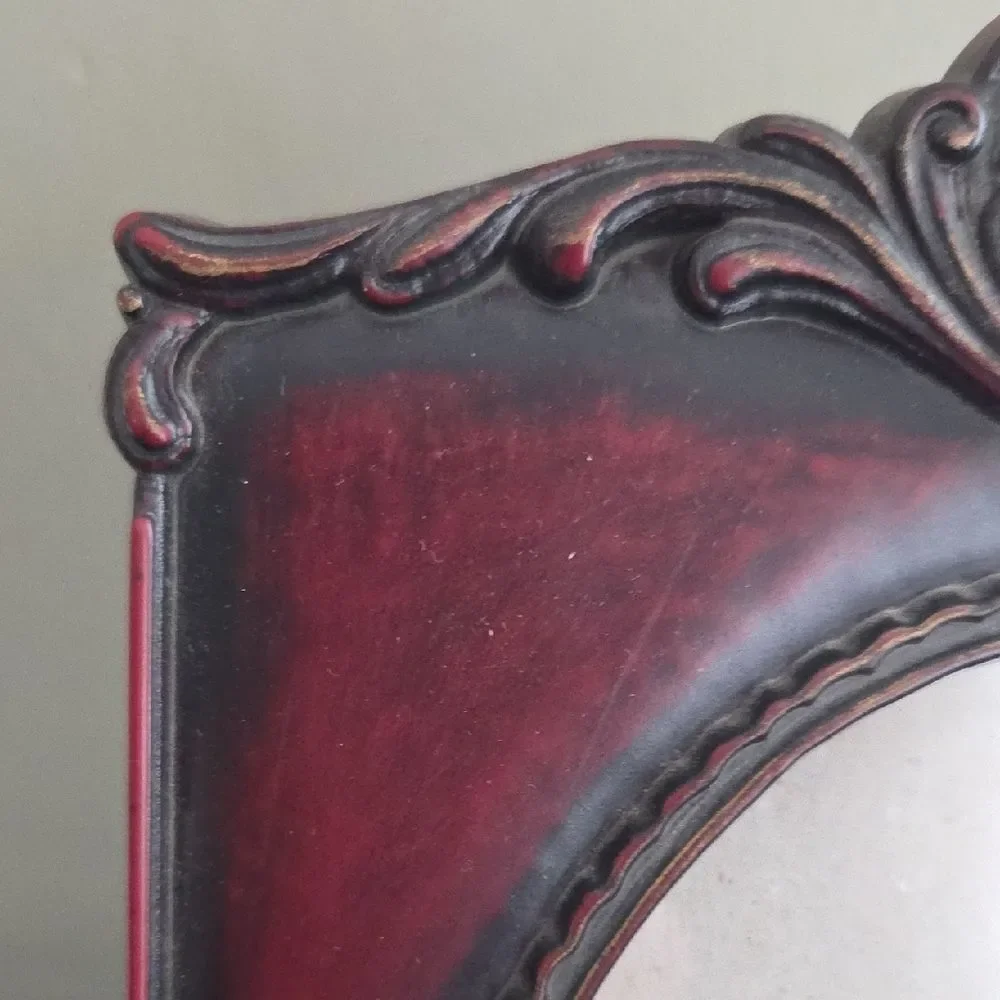 Vintage-Style Photo Frame